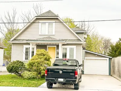 Detached in Niagara Falls