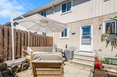 Condo Townhouse in Cyrville - Carson Grove - Pineview