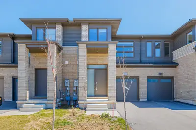 Att/Row/Townhouse in Niagara Falls