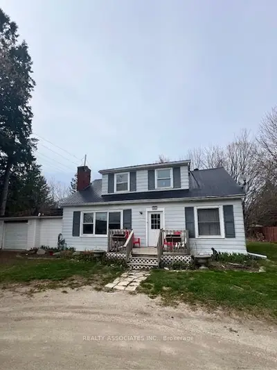 Detached in Owen Sound