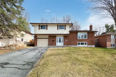 Detached in North Bay