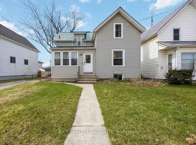 409 Queen Street, Petrolia, ON N0N 1R0