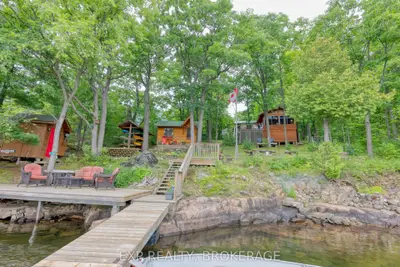 Detached in South Frontenac