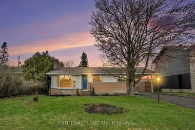 Detached in Meadowlands - Crestview and Area