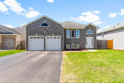 5 Boulder Creek Trail, Petawawa, On K8h 0b2