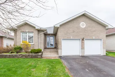Detached in Prince Edward County