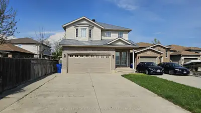 Detached in Chatham-Kent