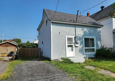 Detached in Cornwall