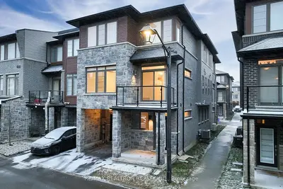 Att/Row/Townhouse in Hamilton