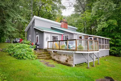 Detached in Gravenhurst