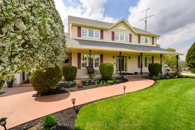 Detached in Brantford