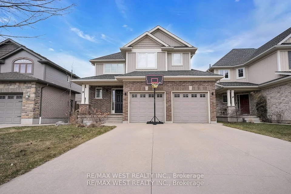 9 Noble Lane, St. Thomas, On N5r 0c4