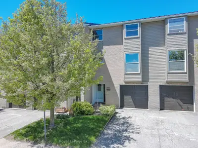 Condo Townhouse in Kincardine