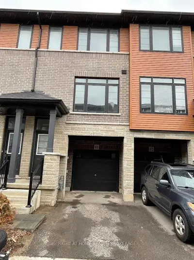 Att/Row/Townhouse in Brantford