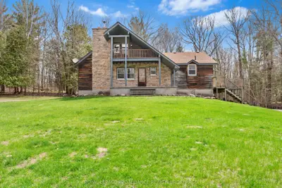 Detached in South Frontenac