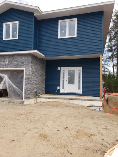 Att/Row/Townhouse in Deep River