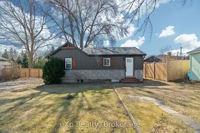 236 Sydenham Street, Strathroy-caradoc, On N7g 1v3