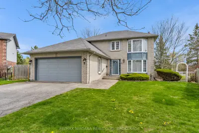 Detached in Pelham