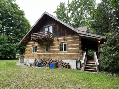 Detached in Huron East