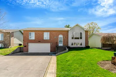 Detached in North Huron