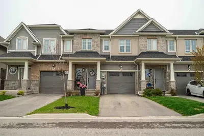 Att/Row/Townhouse in Hamilton
