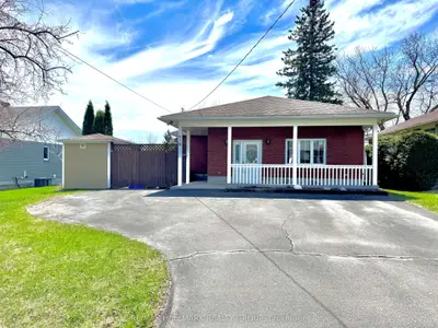 Detached in Pembroke