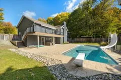 121 Meadow Heights Drive, Bracebridge, ON P1L 1A4