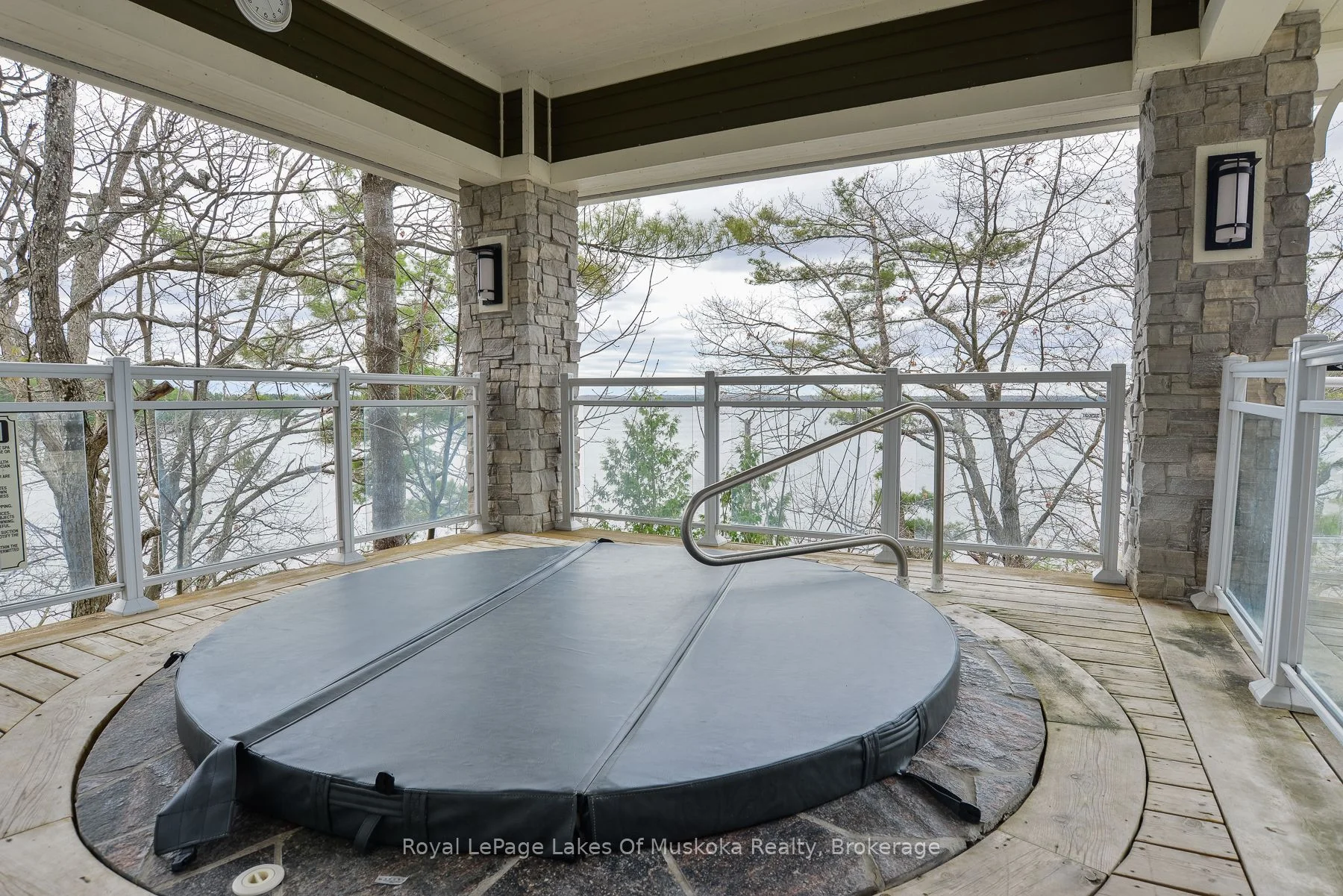 1869 Muskoka Rd 118 Road W 6, Muskoka Lakes, On P1l 1w8