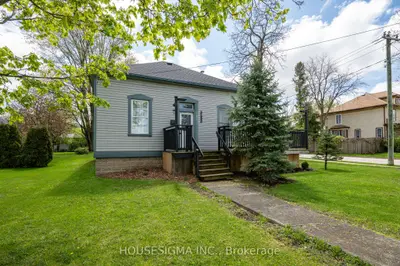 Detached in Southwest Middlesex