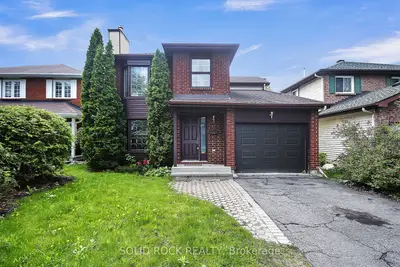 Detached in Hunt Club - South Keys and Area