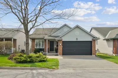 Detached in Hunt Club - South Keys and Area