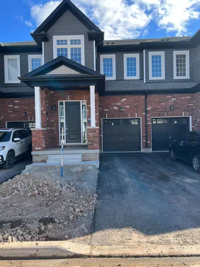 Att/Row/Townhouse in Erin