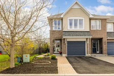 Att/Row/Townhouse in Stittsville - Munster - Richmond