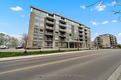 Condo Apartment in Hamilton