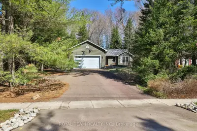 Detached in Bracebridge