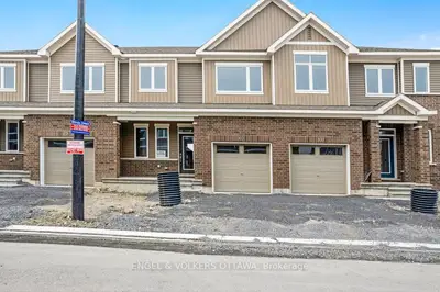 Att/Row/Townhouse in Barrhaven