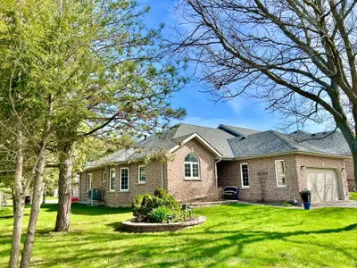 Condo Townhouse in Peterborough