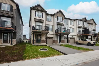 Att/Row/Townhouse in Barrhaven