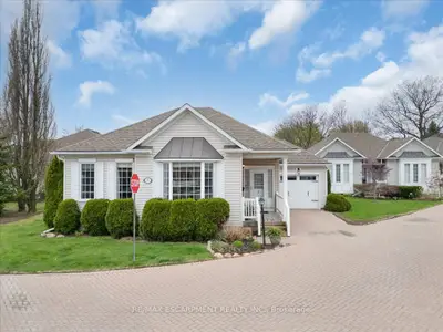 Detached Condo in Hamilton
