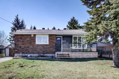 Detached in Sudbury Remote Area