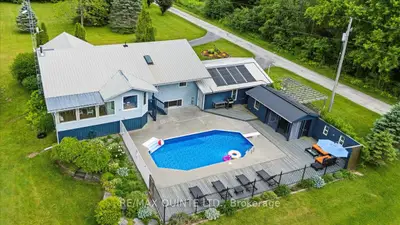 Detached in Prince Edward County