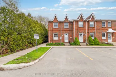 Condo Townhouse in London South