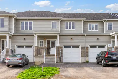 Att/Row/Townhouse in Belleville