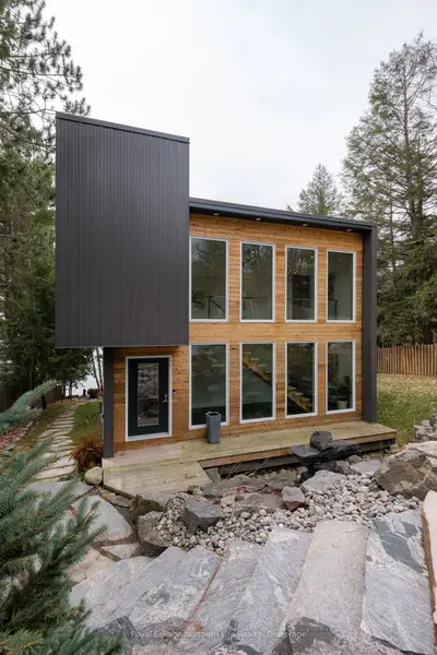 Detached in North Bay