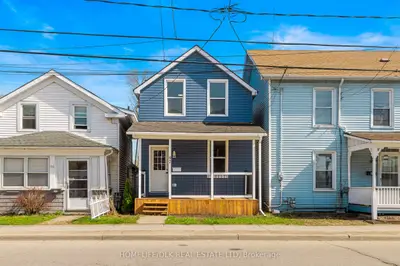 Detached in Brockville