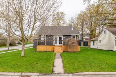 Detached in North Perth