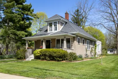 Detached in Pelham