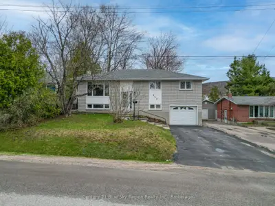 Detached in North Bay