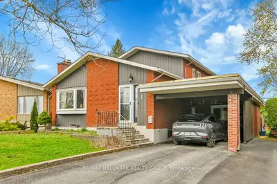 Detached in Elmvale Acres and Area