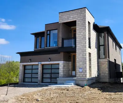 Detached in Woodstock